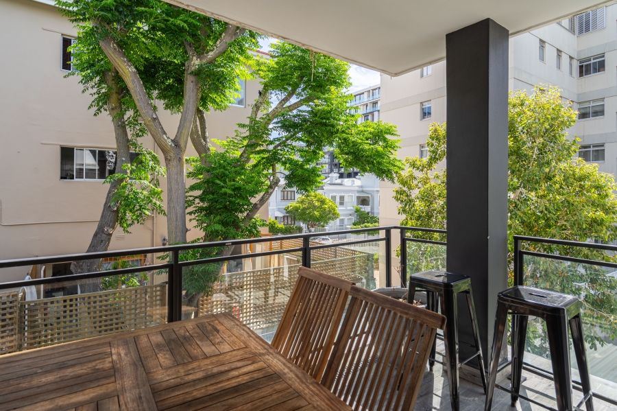 2 Bedroom Property for Sale in Sea Point Western Cape